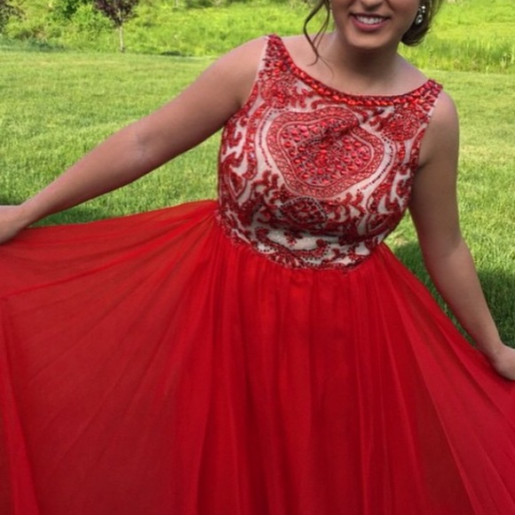 Angela & Alison Prom Dress/Special Occasion - Picture 7 of 7